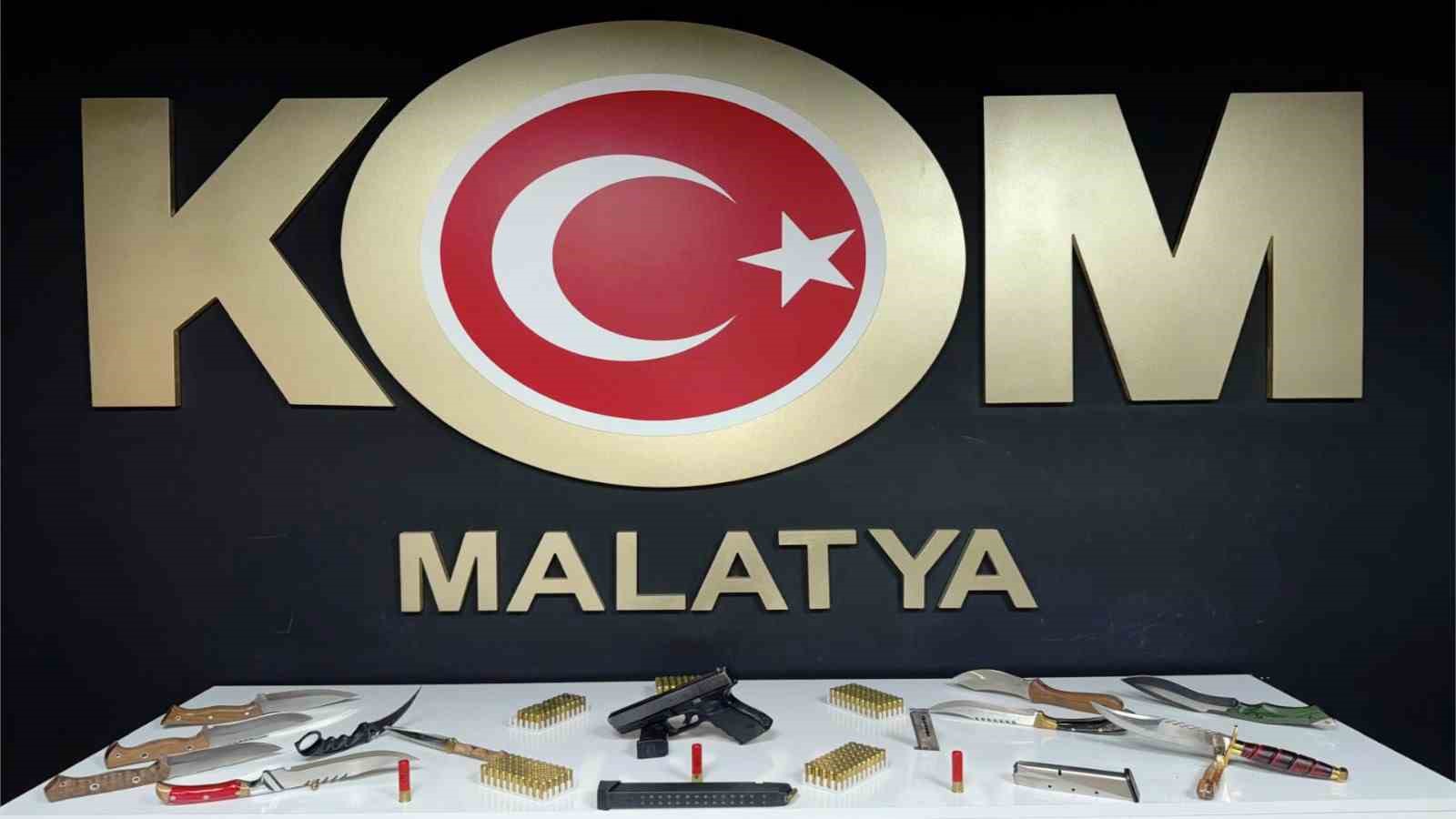 Malatya’da kaçak silah operasyonu: 4 gözaltı
