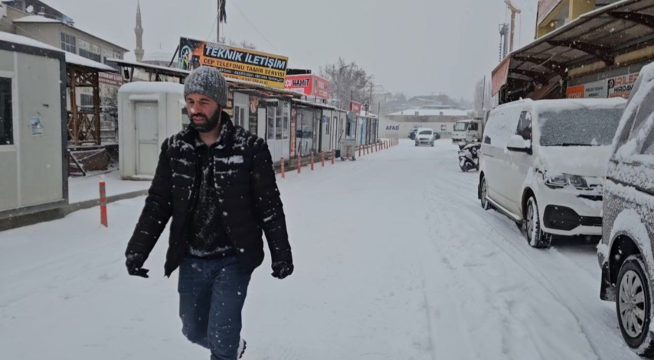 Malatya’da kar yağışı etkili oluyor
