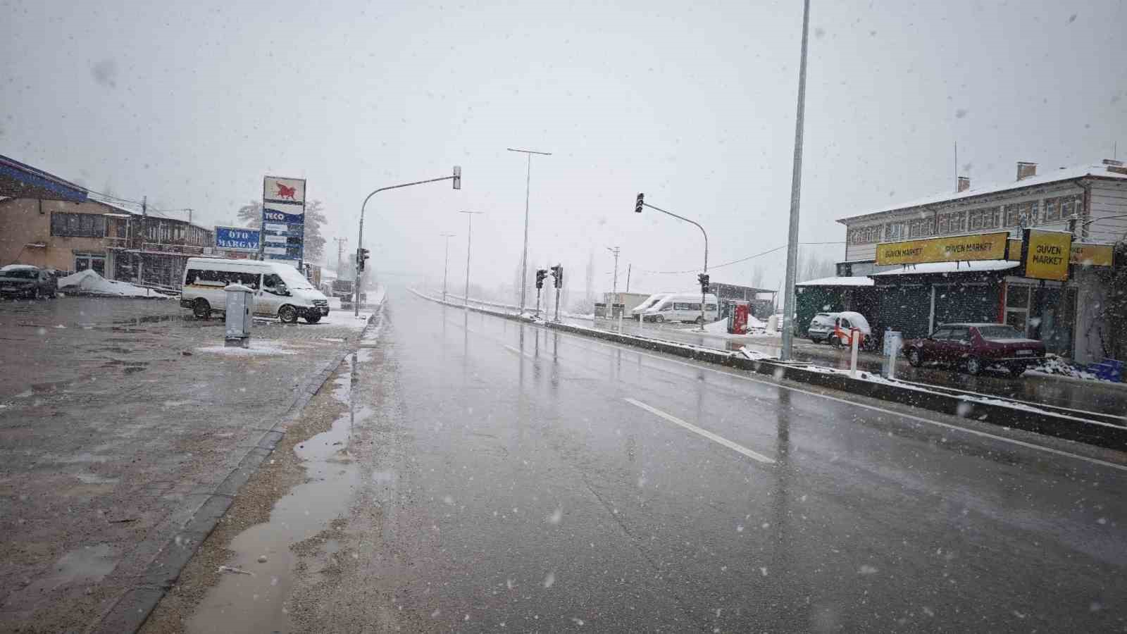 Malatya’da kar yağışı etkisini artırdı
