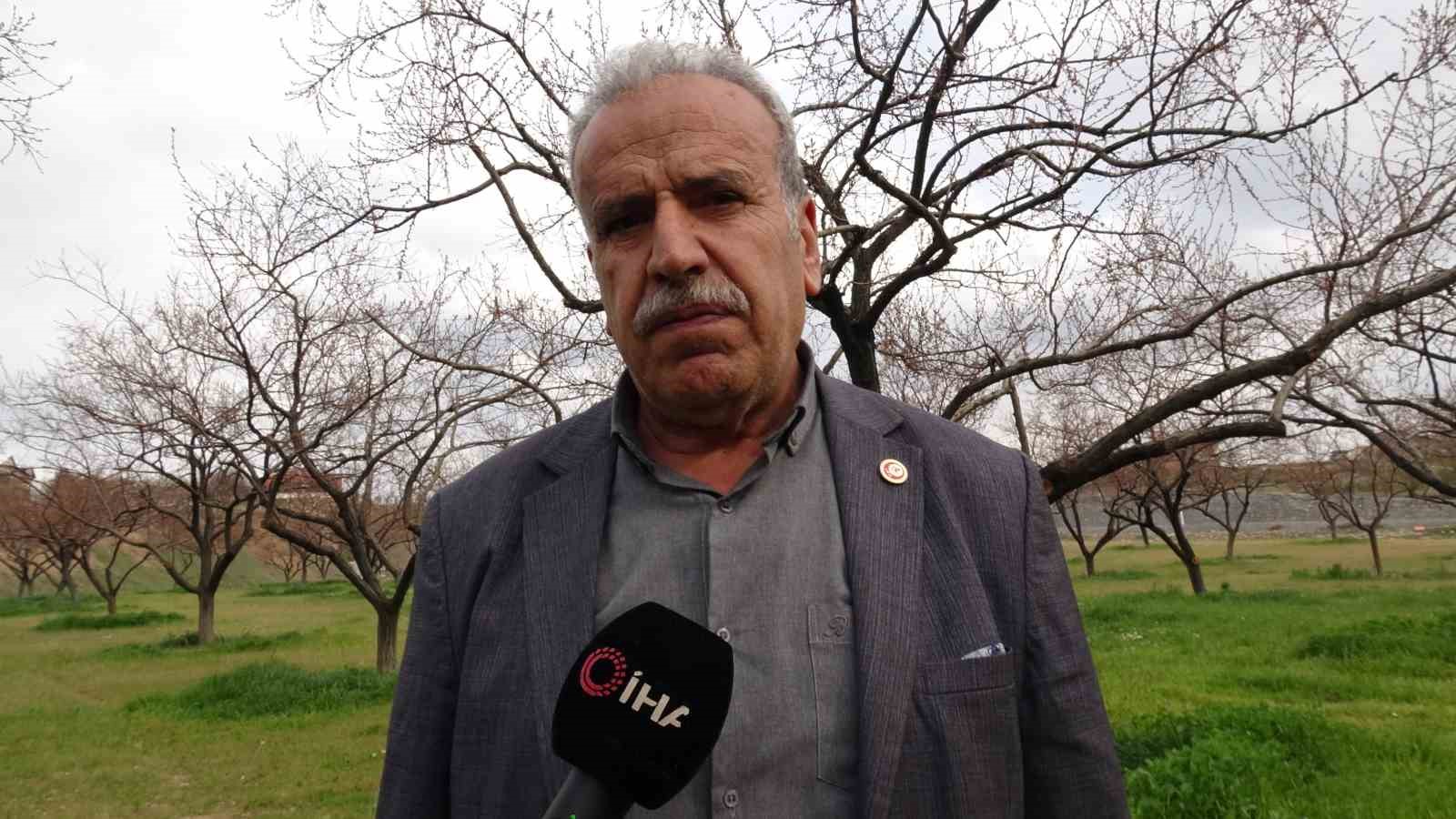 Malatya’da kayısı üreticileri zirai dona karşı önlem alıyor
