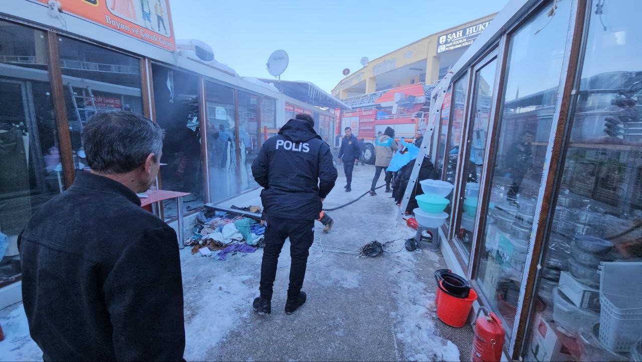 Malatya’da konteyner çarşıda korkutan yangın
