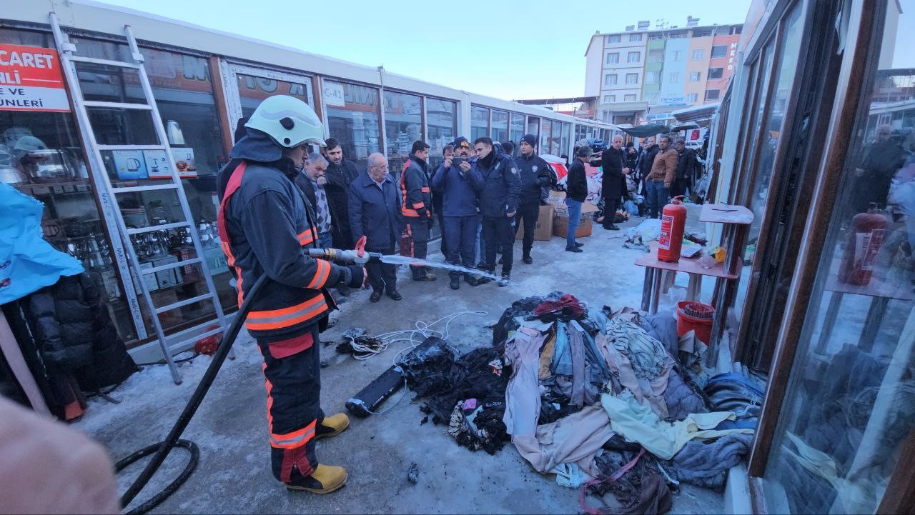 Malatya’da konteyner çarşıda korkutan yangın
