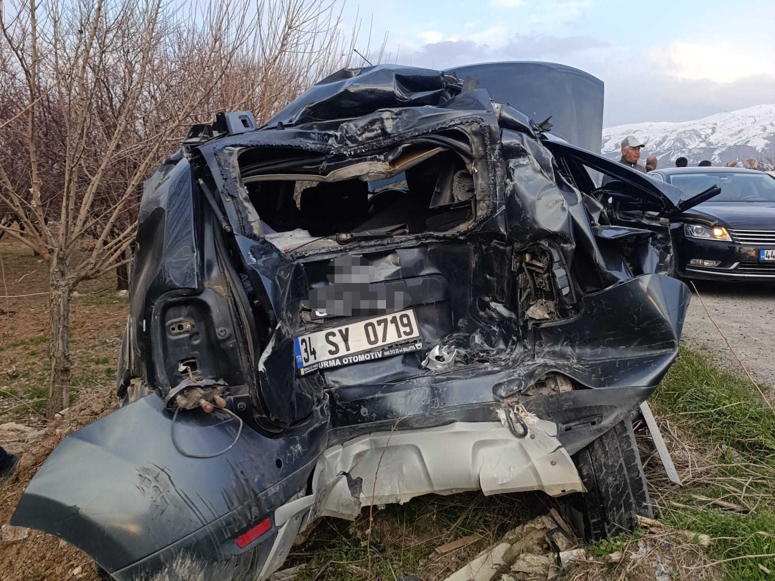 Malatya’da kontrolden çıkan kamyon hafif ticari araca çarptı: 1 ölü, 1 yaralı
