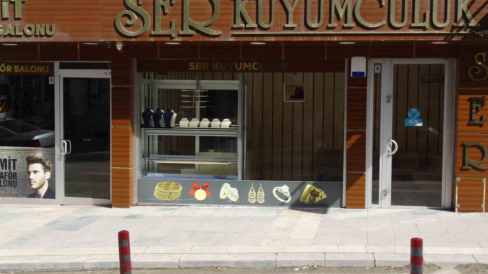 Malatya’da kuyumcu soygunu girişimi kamerada
