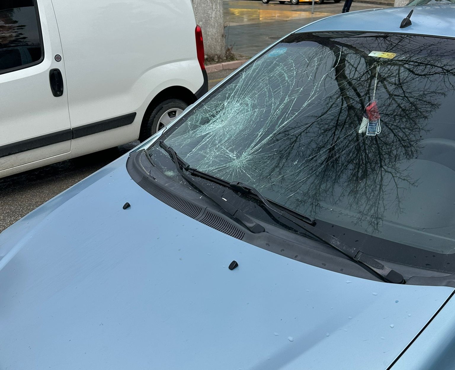 Malatya’da otomobil yayaya çarptı: 2 yaralı
