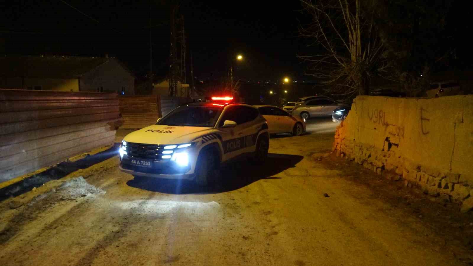 Malatya’da polisin "dur" ihtarına uymayan araçtan uyuşturucu çıktı
