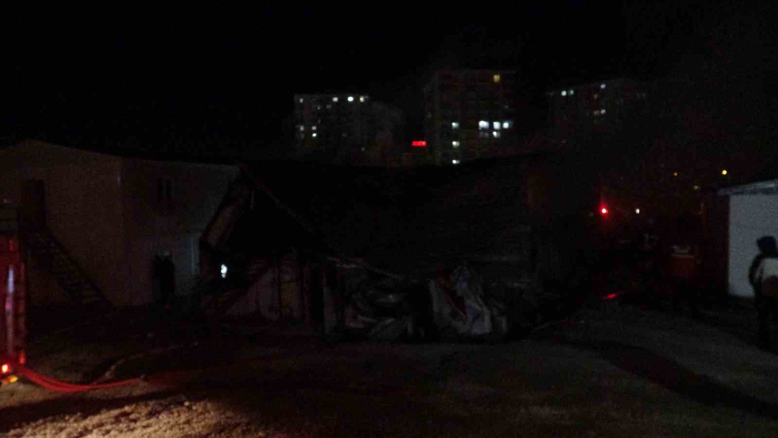 Malatya’da şantiyede korkutan yangın
