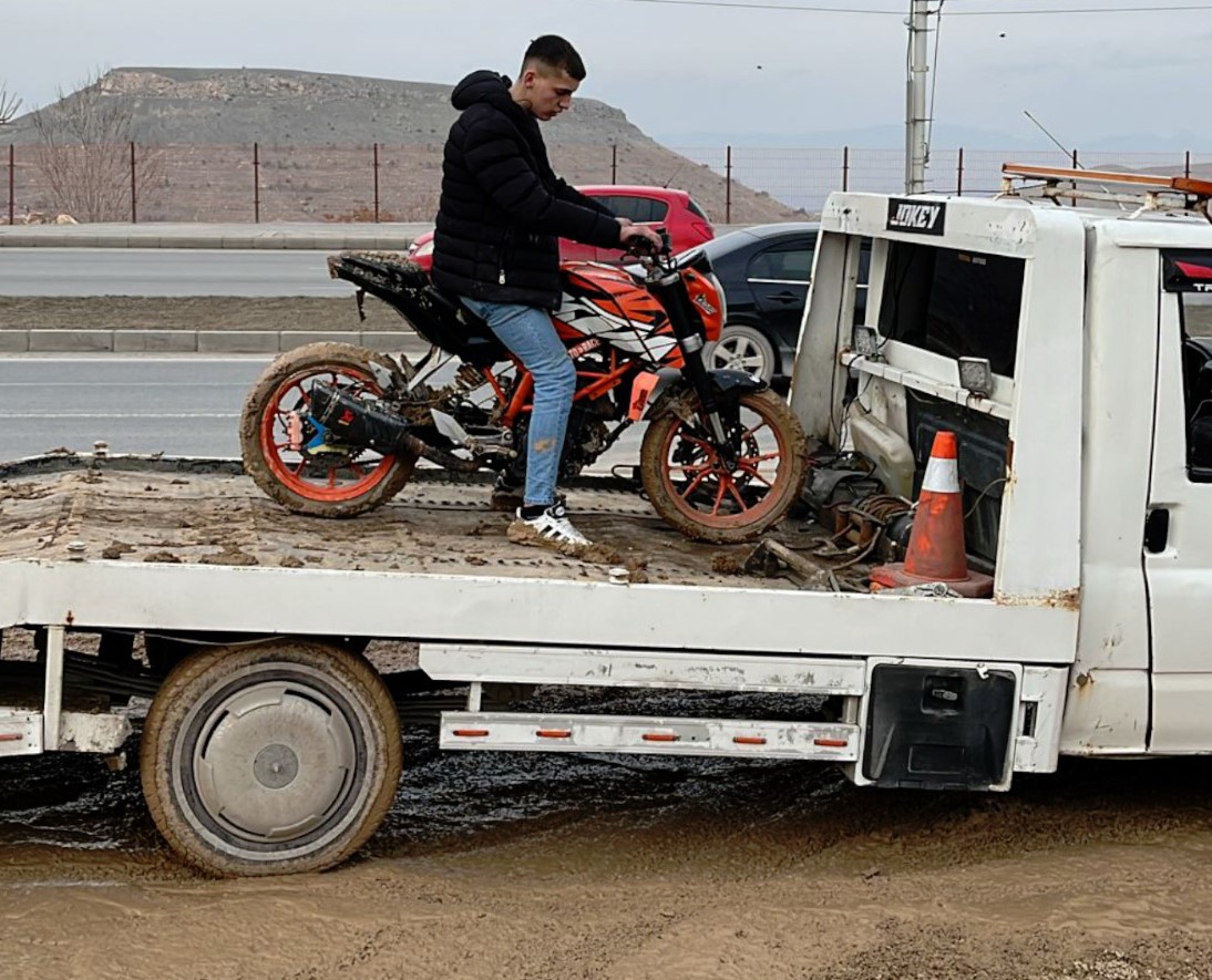 Malatya’da tehlikeli motosiklet şovuna ağır fatura

