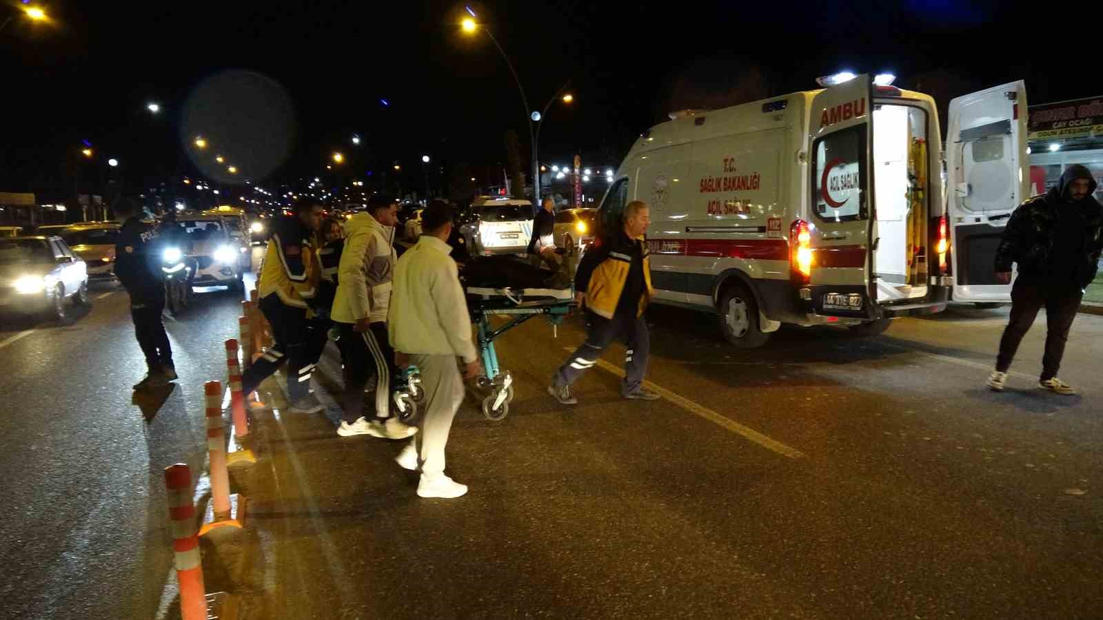 Malatya’da trafikte tartışma kanlı bitti : 2 yaralı 3 gözaltı

