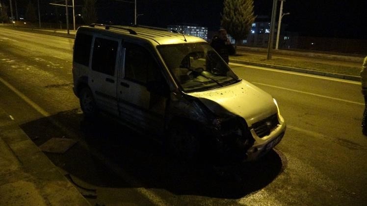 Malatya’da üç aracın karıştığı kazada 4 kişi yaralandı
