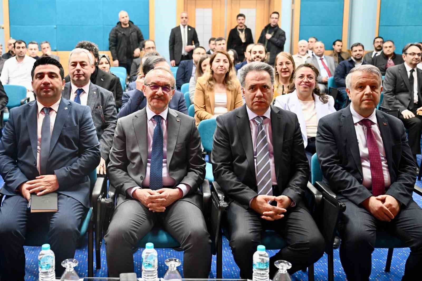 Malatya’da üniversite yöneticilerine eğitim programı
Malatya’da üniversite yöneticilerine eğitim programı