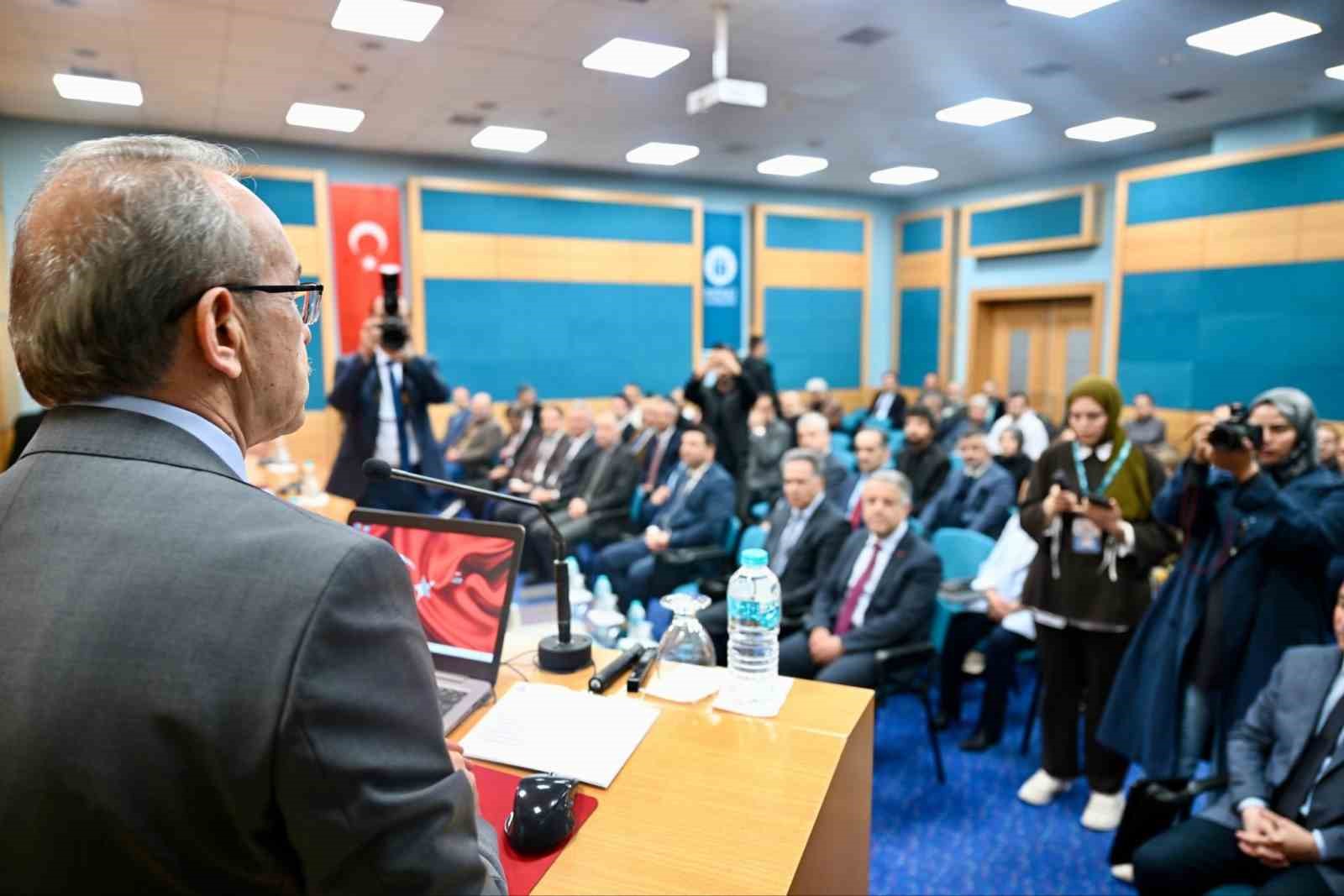 Malatya’da üniversite yöneticilerine eğitim programı
Malatya’da üniversite yöneticilerine eğitim programı