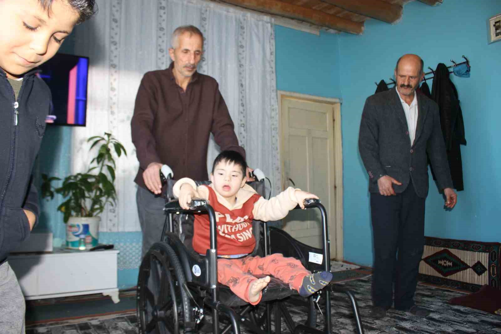 Malazgirt’te engelli bireylerin yüreğini ısıtan destek
