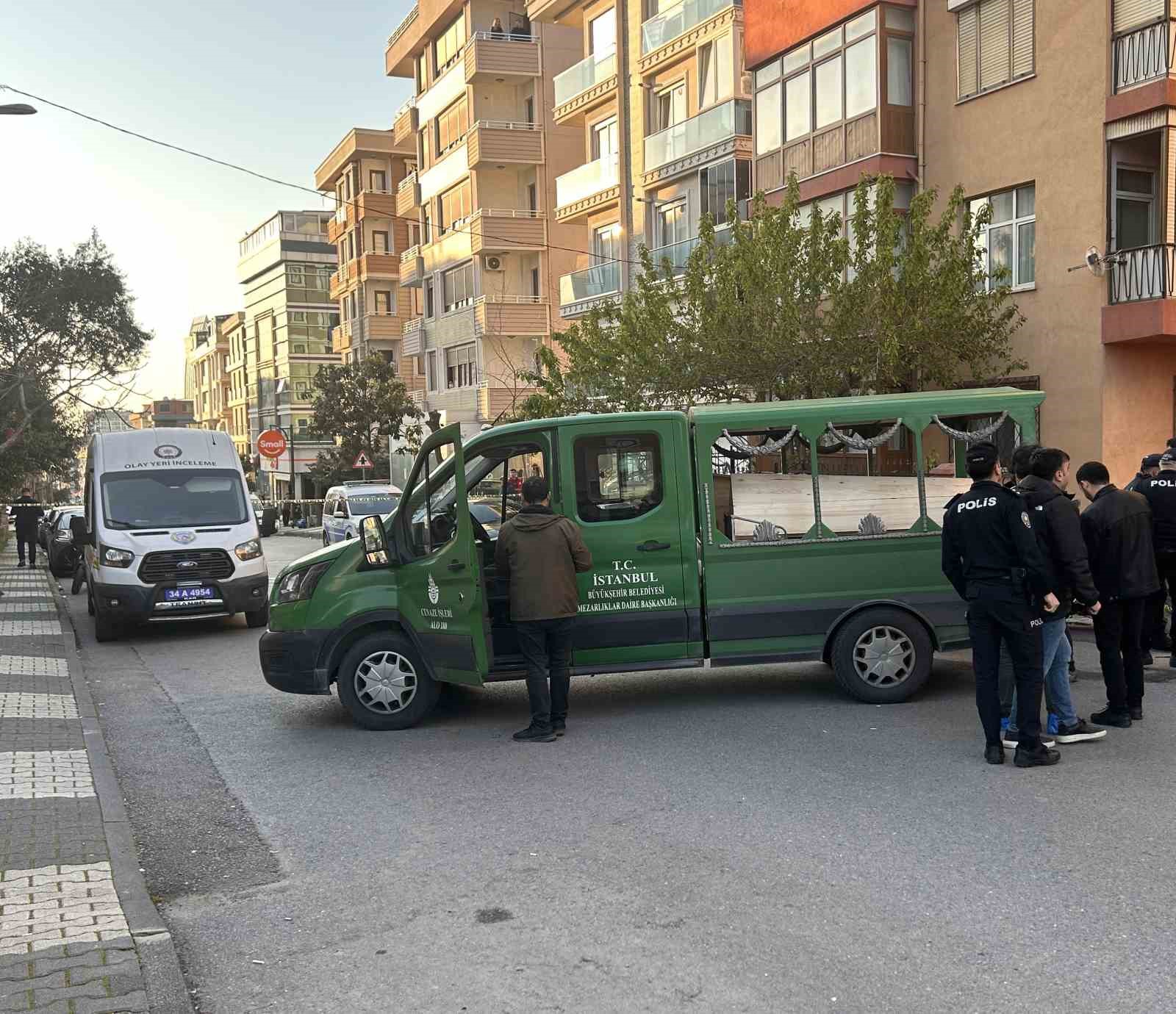 Maltepe’de borç kavgası kanlı bitti: 1 ölü, 2 yaralı
