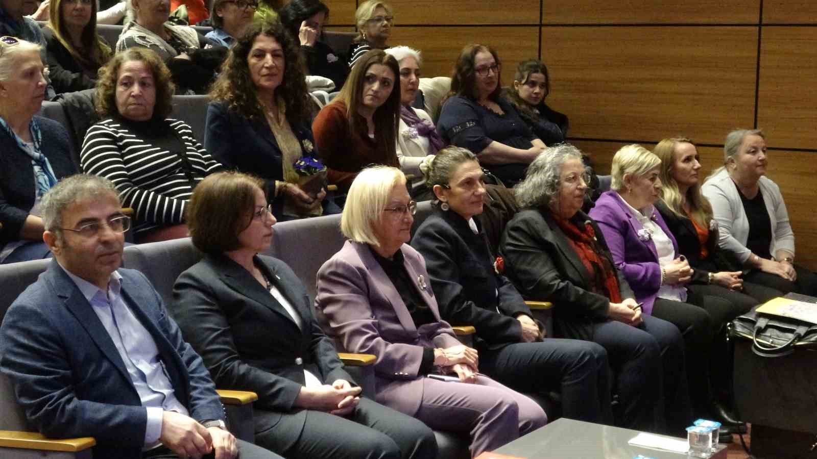 Maltepe’de "Dünya Emekçi Kadınlar Günü" paneli: "Şiddet kadınlarımızın gücünü yenemedi, biz onu yeneceğiz"
