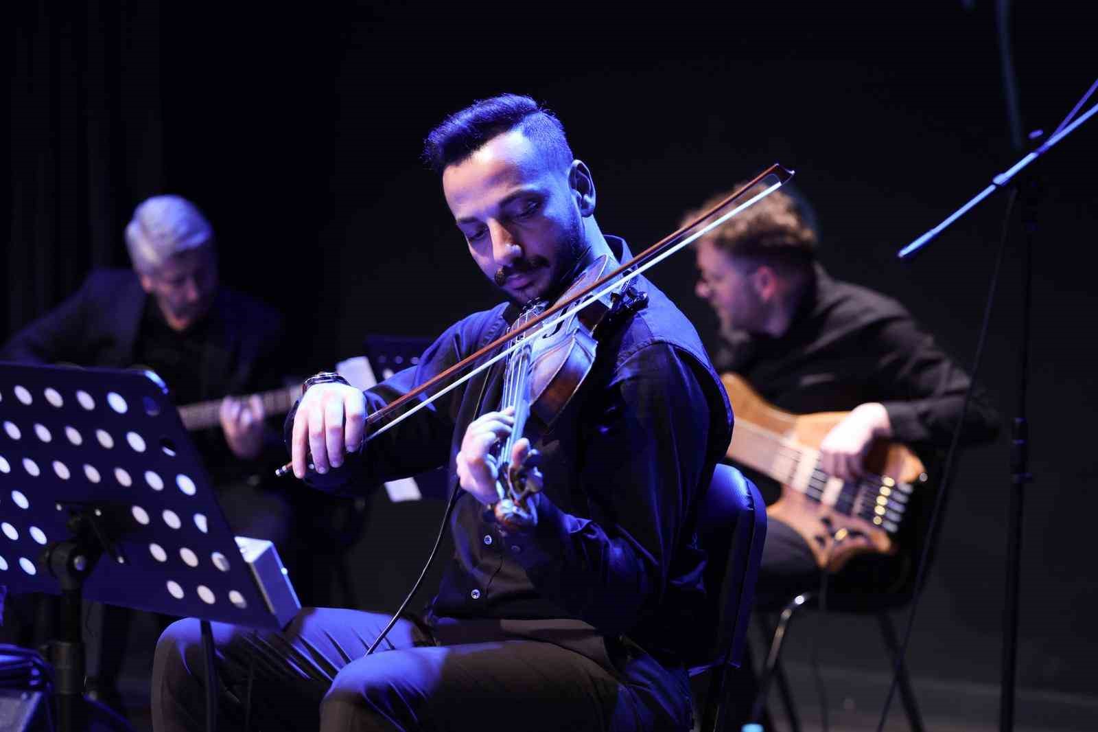 Maltepe’de Sabahattin Ali rüzgârı esti
Maltepe’de Sabahattin Ali rüzgârı esti