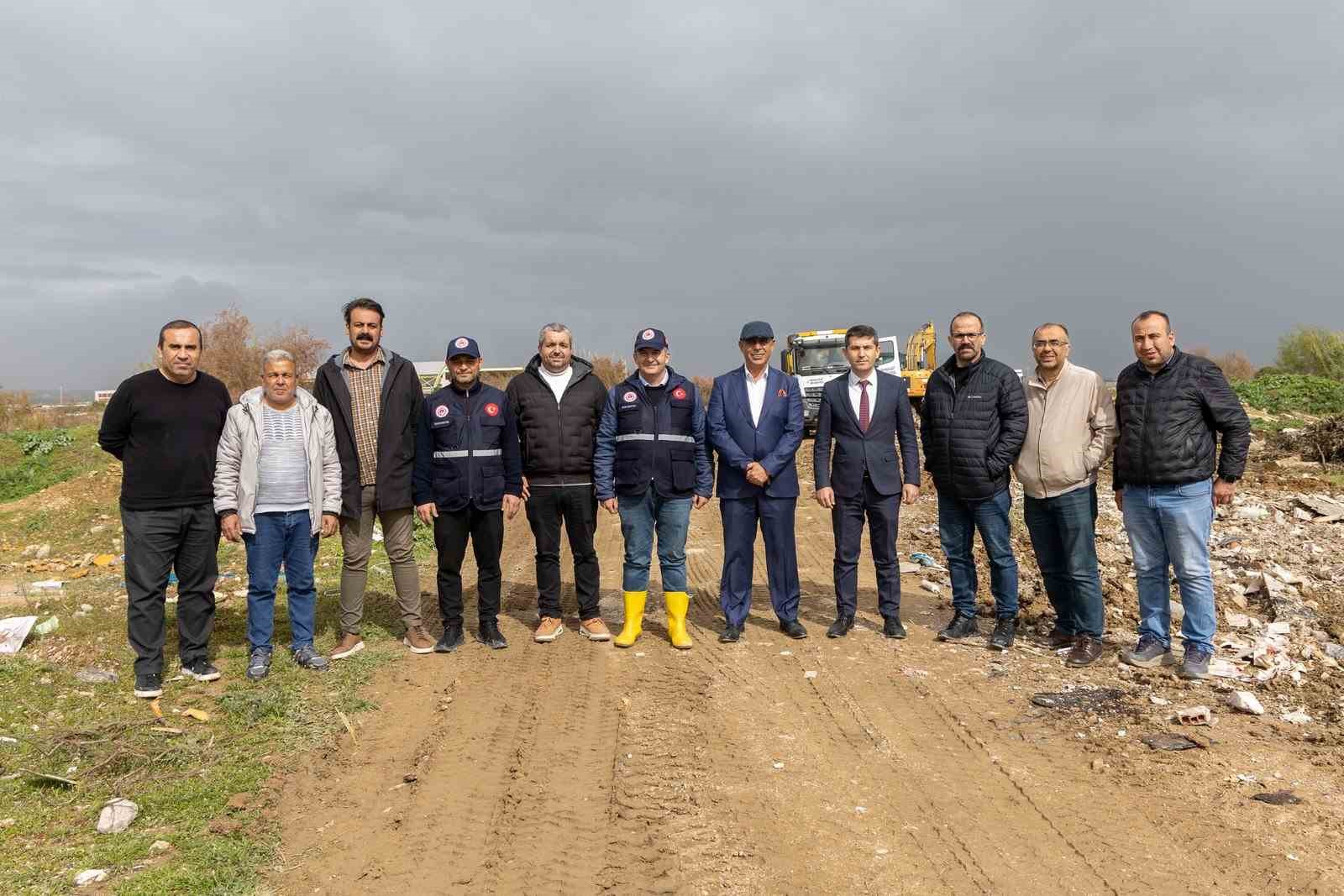 Manavgat Belediyesinden nehir ağzında temizlik çalışması
Manavgat Belediyesinden nehir ağzında temizlik çalışması