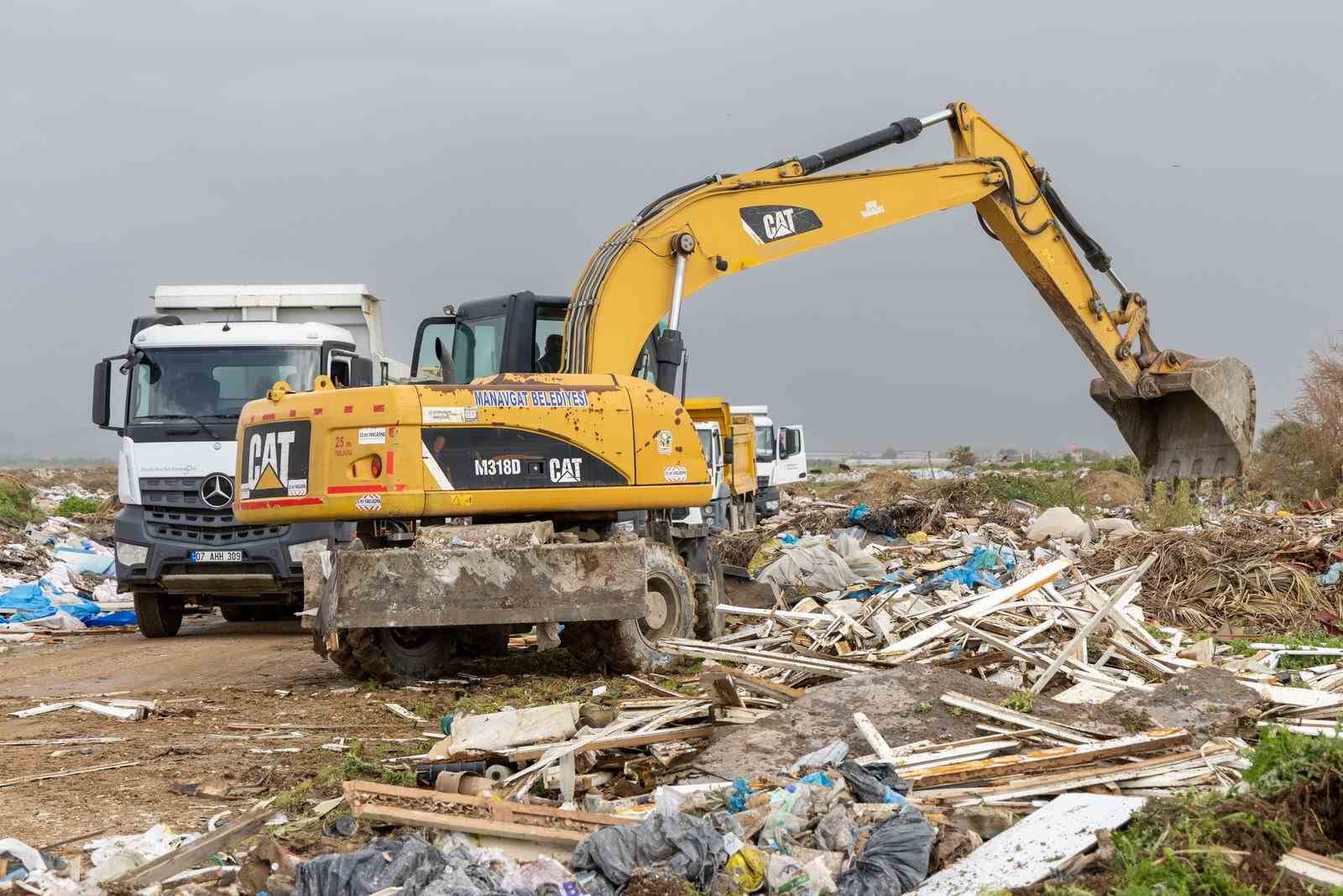 Manavgat Belediyesinden nehir ağzında temizlik çalışması
Manavgat Belediyesinden nehir ağzında temizlik çalışması