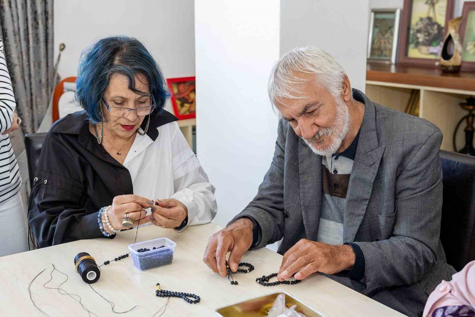 Manavgat’ta huzurevi sakinlerine yönelik el sanatları etkinliği düzenlendi
