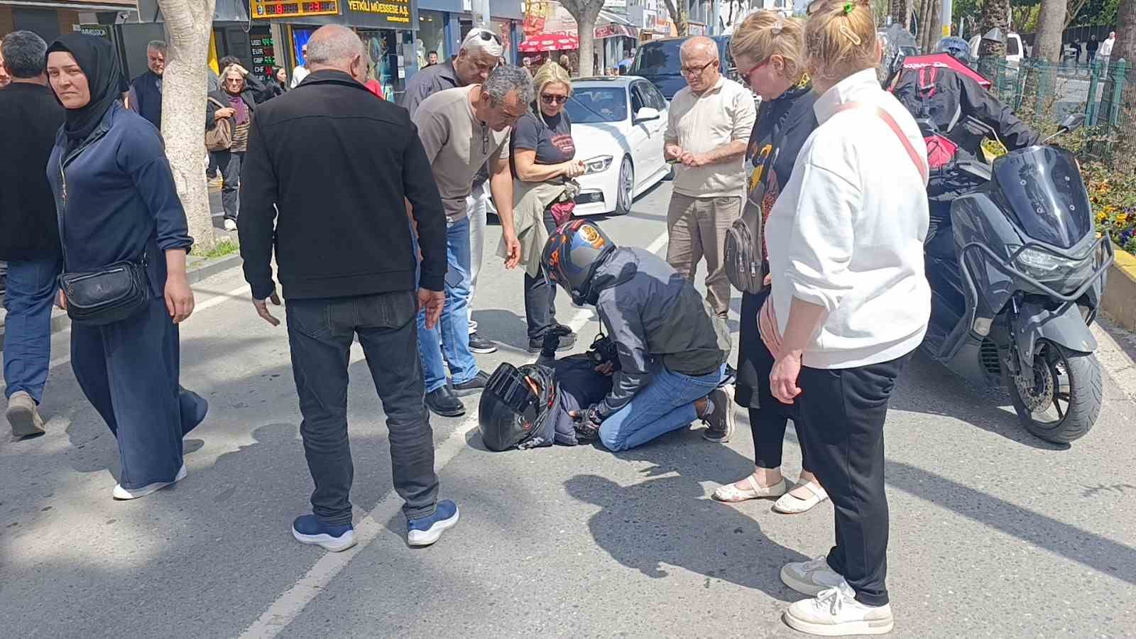 Manavgat’ta korkutan kazada sürücü kask sayesinde hayatta kaldı
