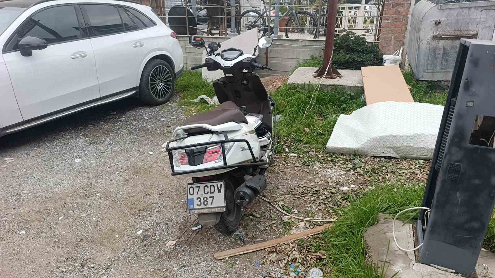 Manavgat’ta motosiklet devrildi: 1 yaralı
