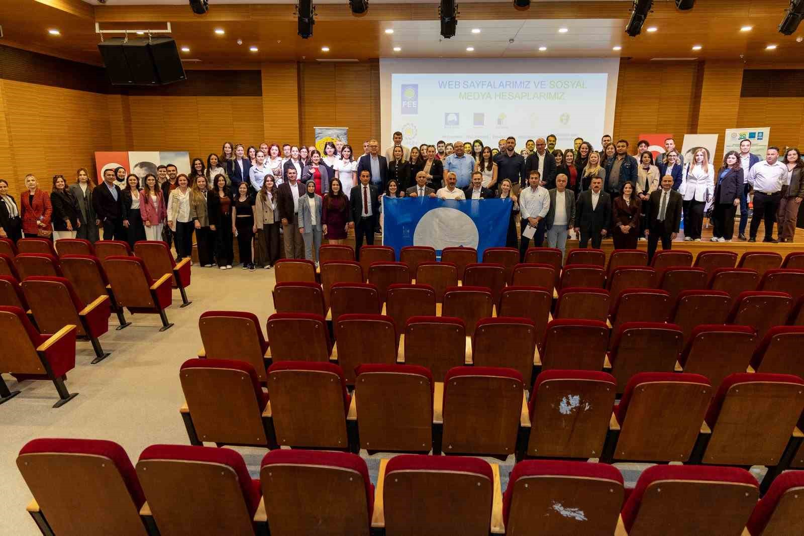 Manavgat’ta turizm sezonu öncesi mavi bayrak bilgilendirme toplantısı
