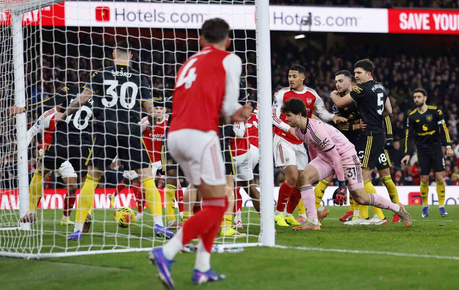 Manchester United, Arsenal’ı 3-2 mağlup etti
