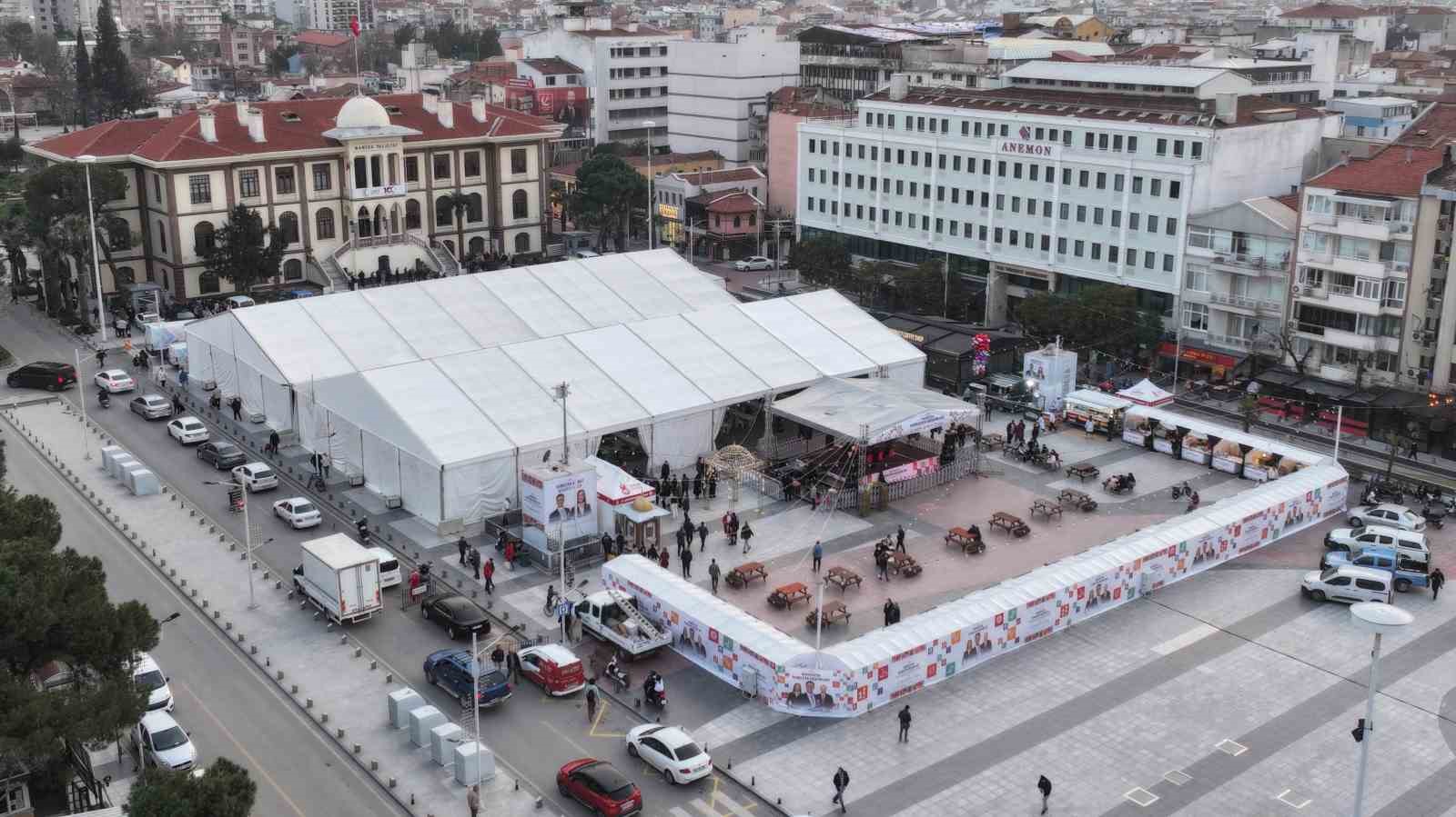 Manisa Büyükşehir Belediyesi 160 bin kişilik iftar sofrası kuracak
