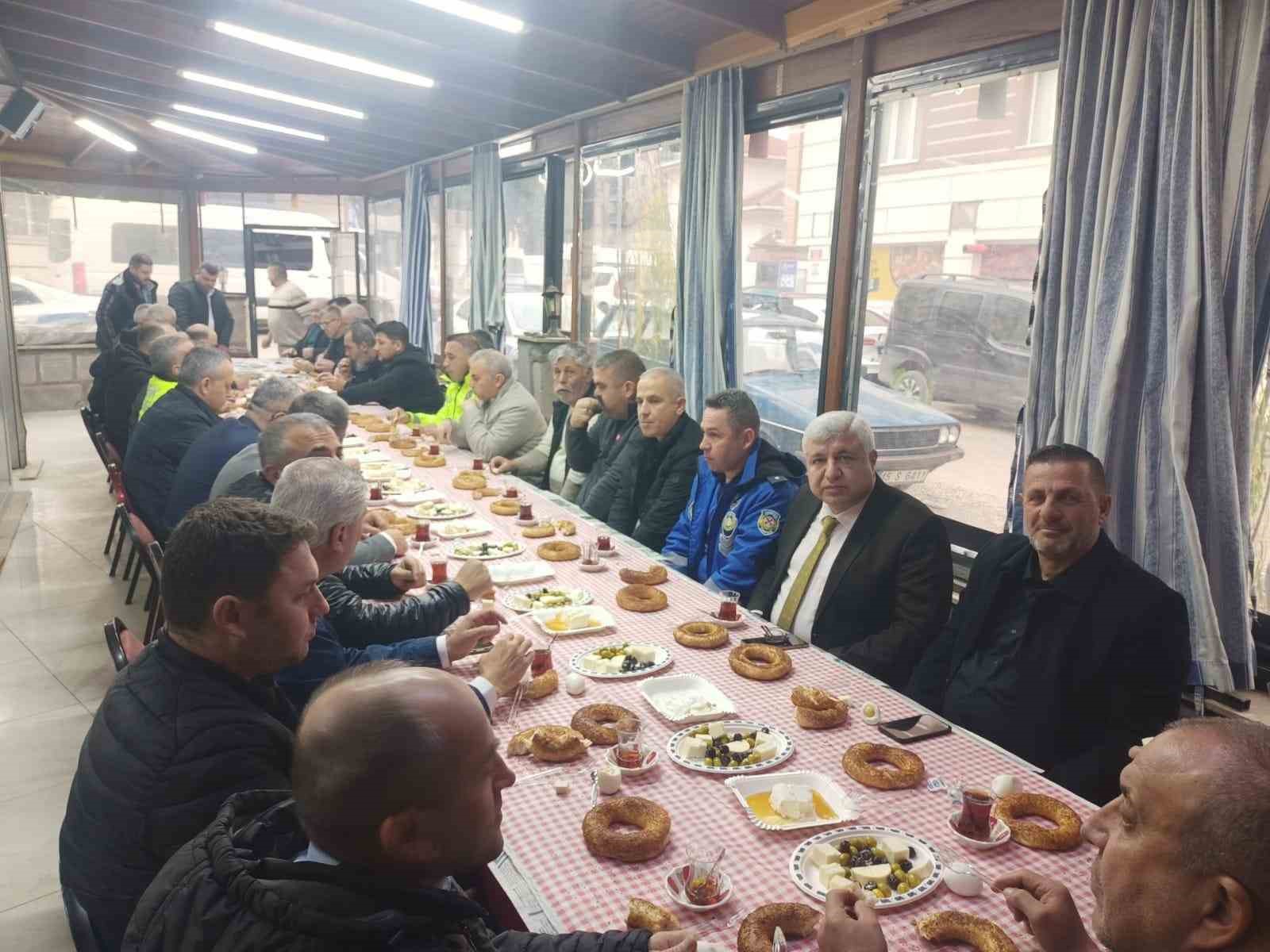 Manisa Büyükşehir Belediyesi, Servis Şoförlerinin Taleplerini Dinledi
