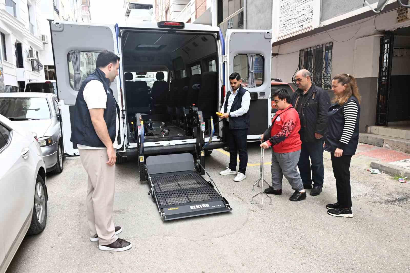 Manisa Büyükşehir Belediyesinden engellilere ücretsiz nakil desteği
