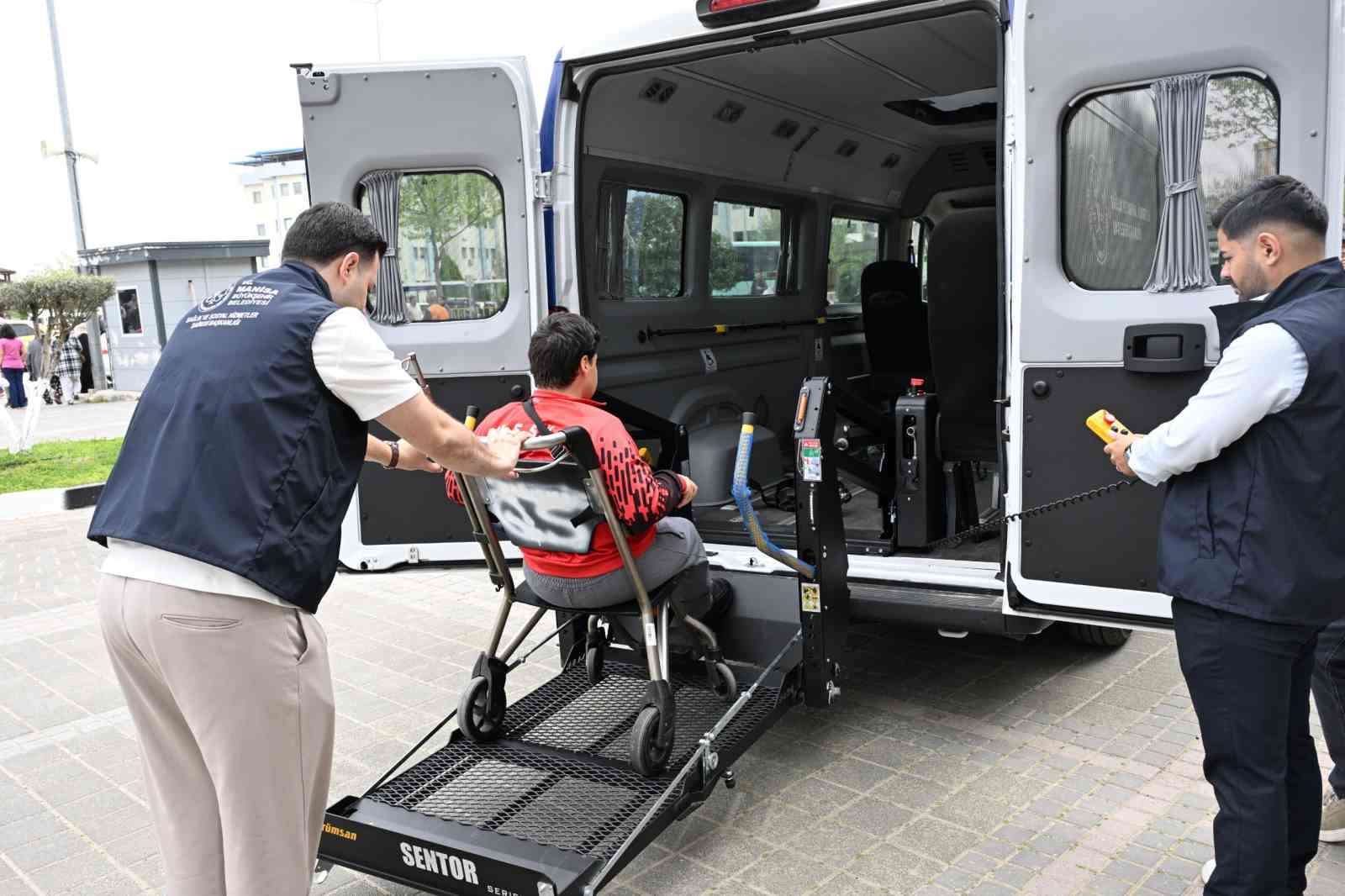 Manisa Büyükşehir Belediyesinden engellilere ücretsiz nakil desteği

