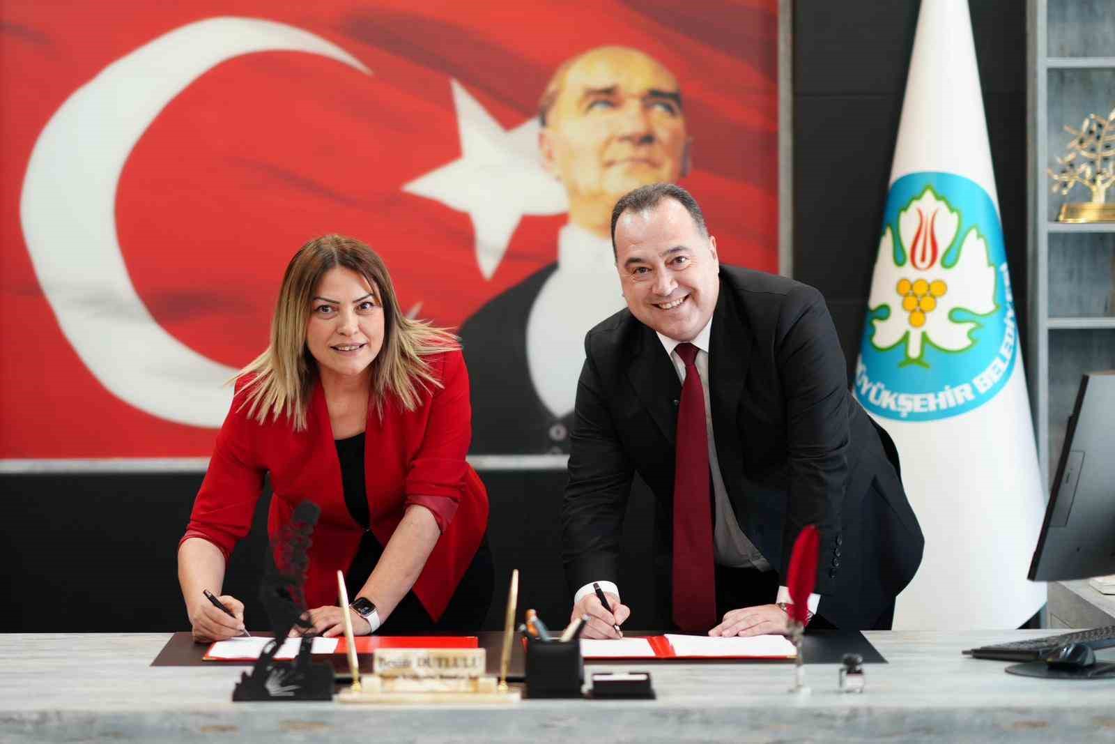 Manisa Büyükşehir Belediyesinden işçilere prim ve eğitim müjdesi
