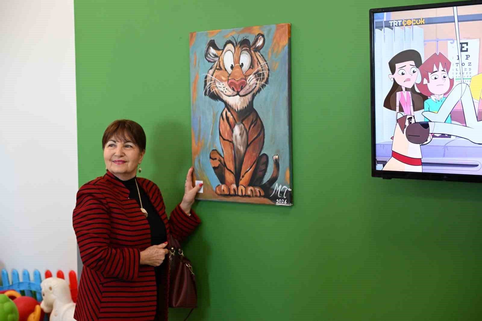 Manisa Büyükşehir Belediyesinden minik hastalara 23 Nisan morali
