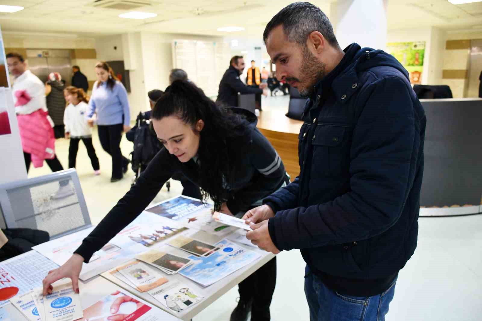 Manisa CBÜ’nün uzmanları uyardı: "Su buharı değil, ağır metal karışımı"
