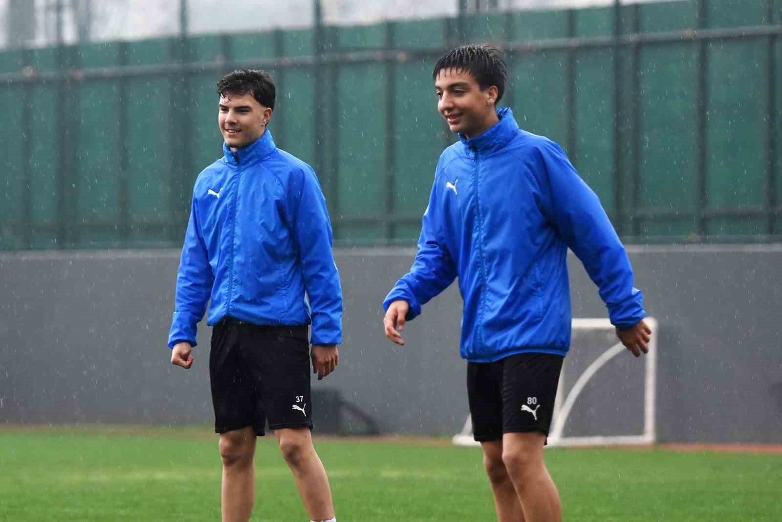 Manisa FK, Esenler Erokspor maçı hazırlıklarını tamamladı
