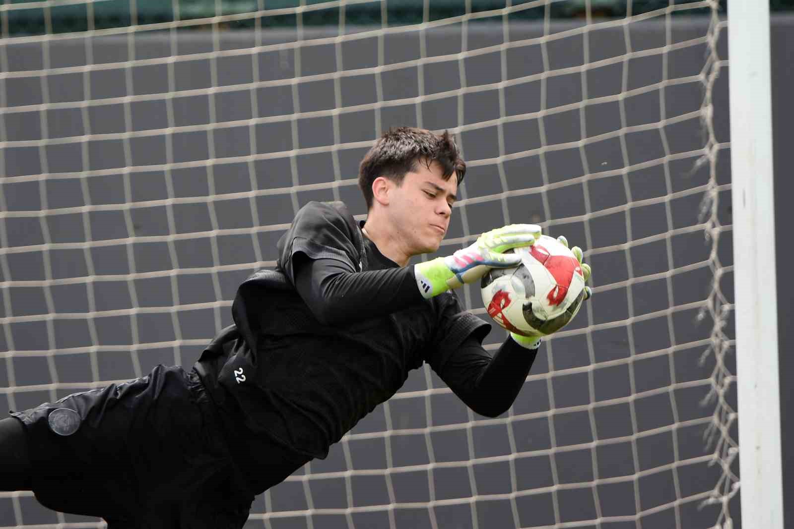 Manisa FK, Serikspor maçının hazırlıklarını sürdürüyor
