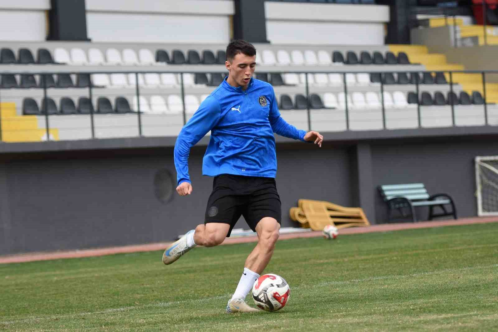 Manisa FK, Ümraniyespor maçının hazırlıklarını sürdürdü
