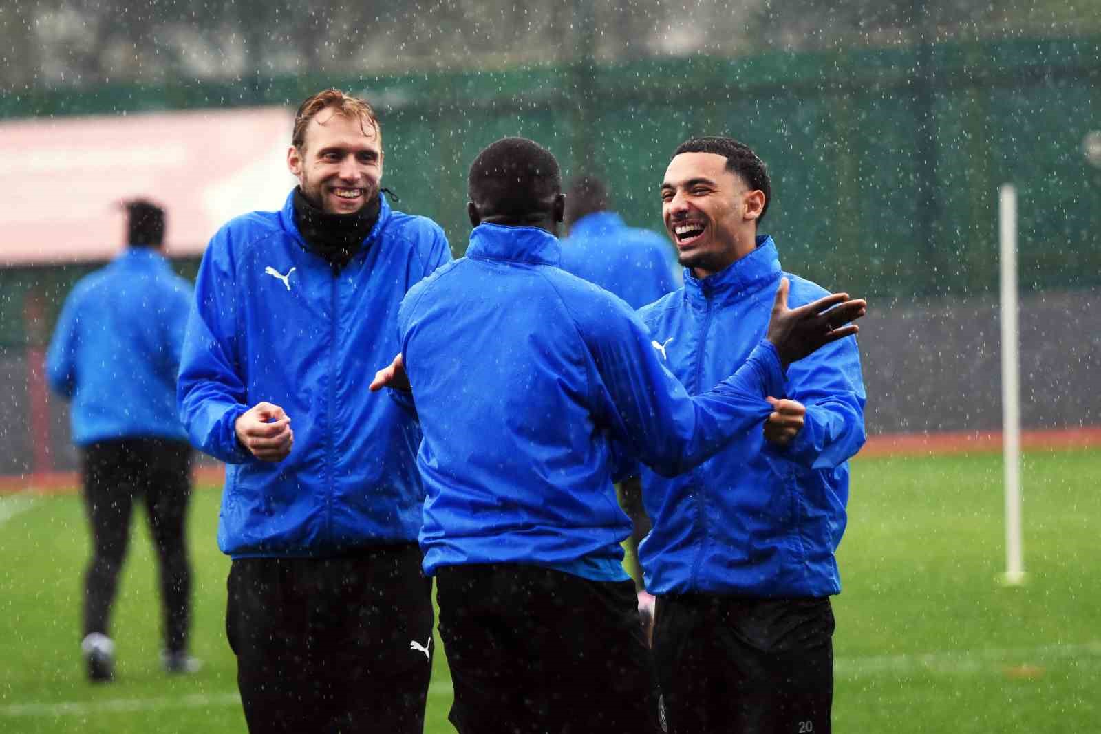 Manisa FK’da Adana Demirspor mesaisi sürüyor
