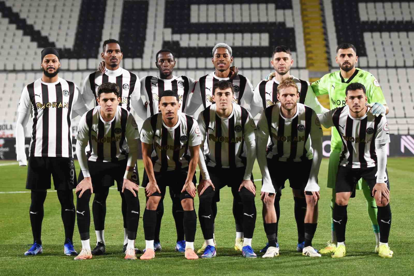 Manisa FK’den hakem kararlarına ilişkin açıklama
Manisa FK’den hakem kararlarına ilişkin açıklama