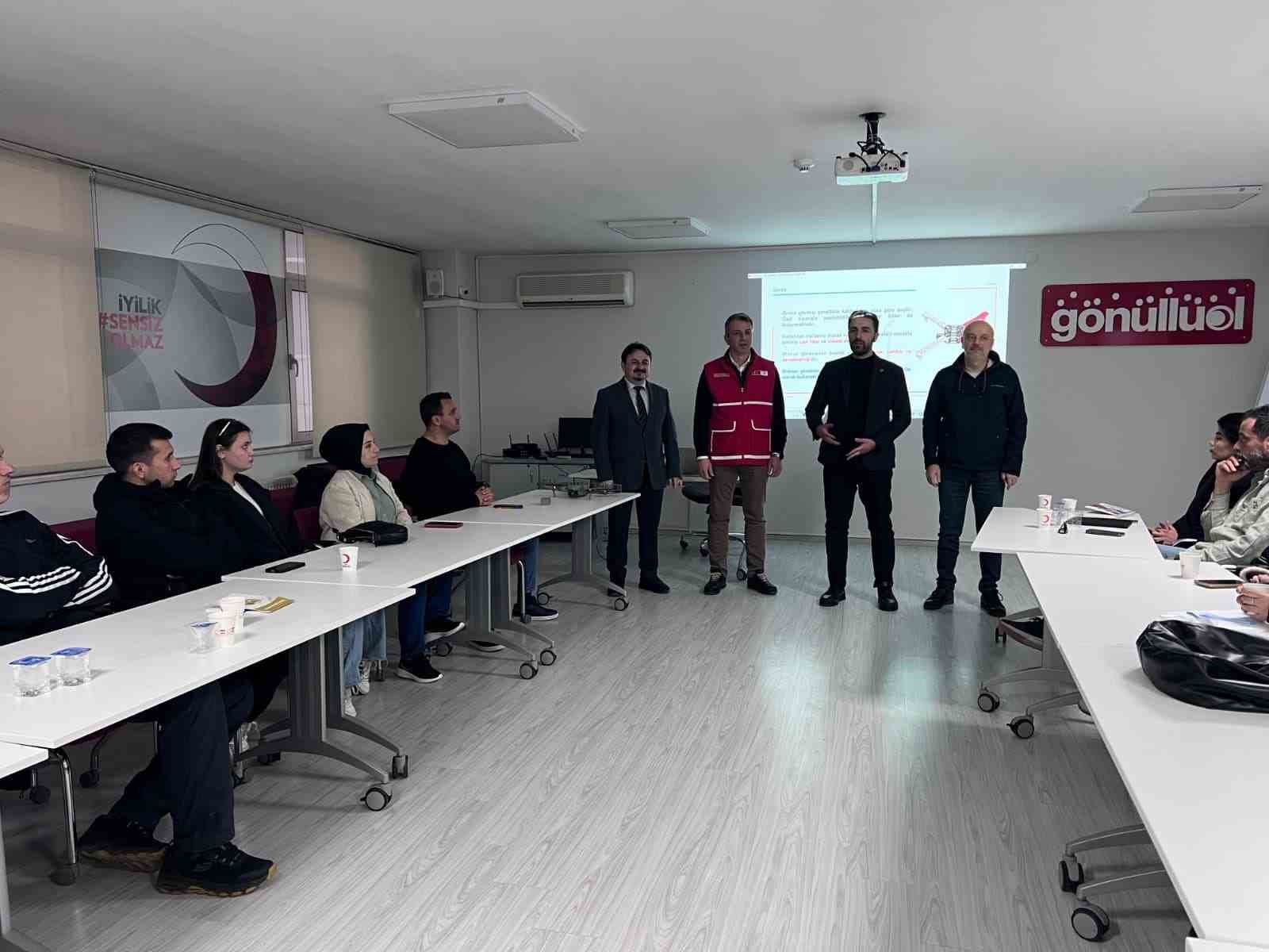 Manisa Medya Akademisi’nde gazetecilere ücretsiz dron eğitimi
