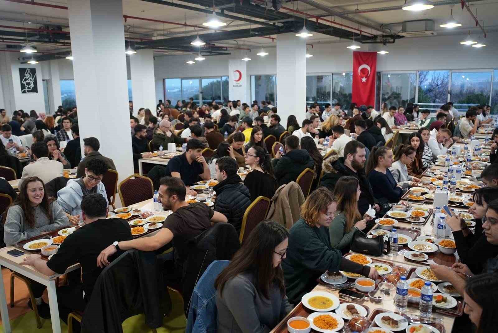 Manisa Türk Kızılay’dan Ramazan’da 85 bin kişilik iftar
