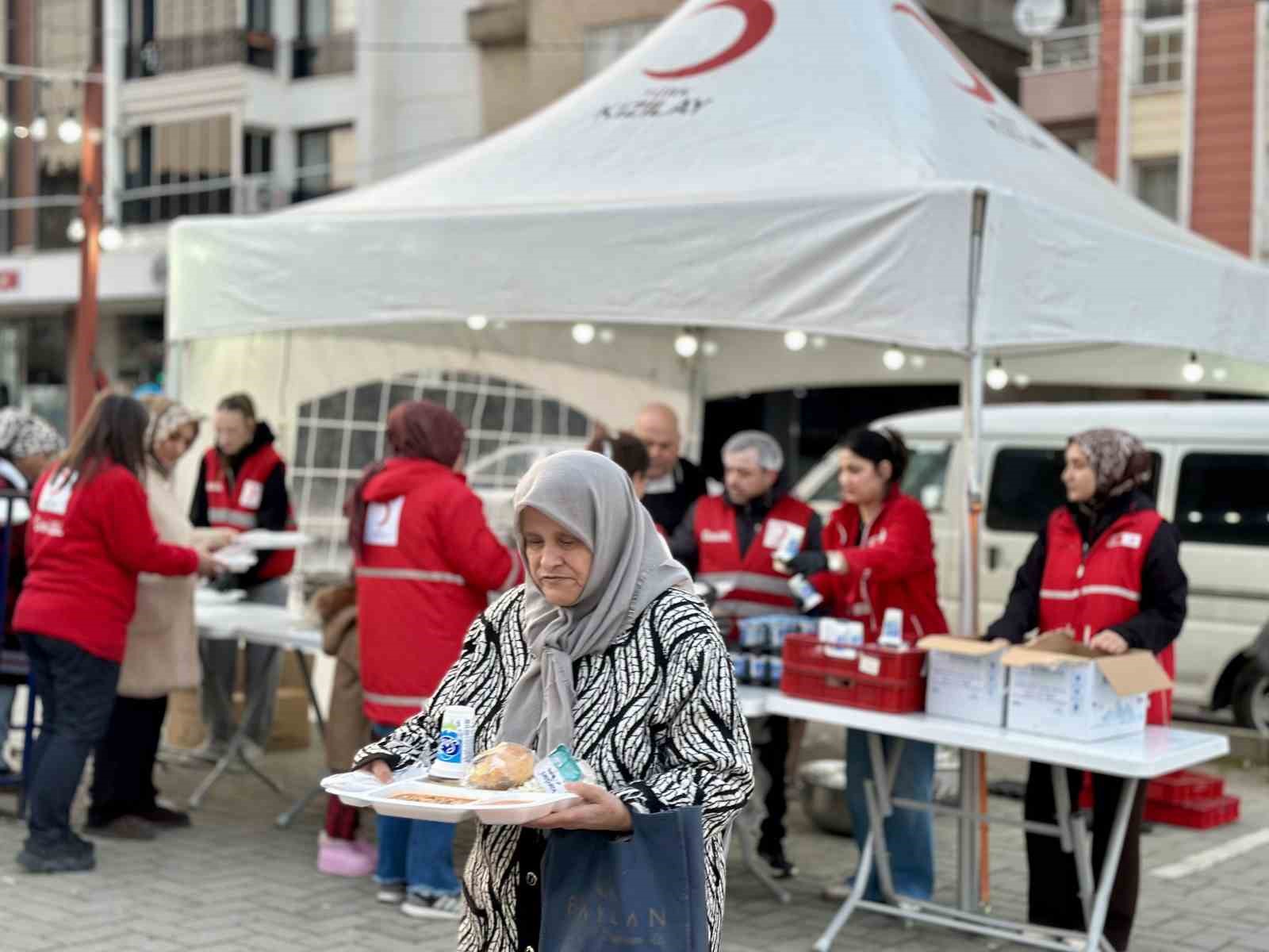 Manisa Türk Kızılay’dan Ramazan’da 85 bin kişilik iftar
