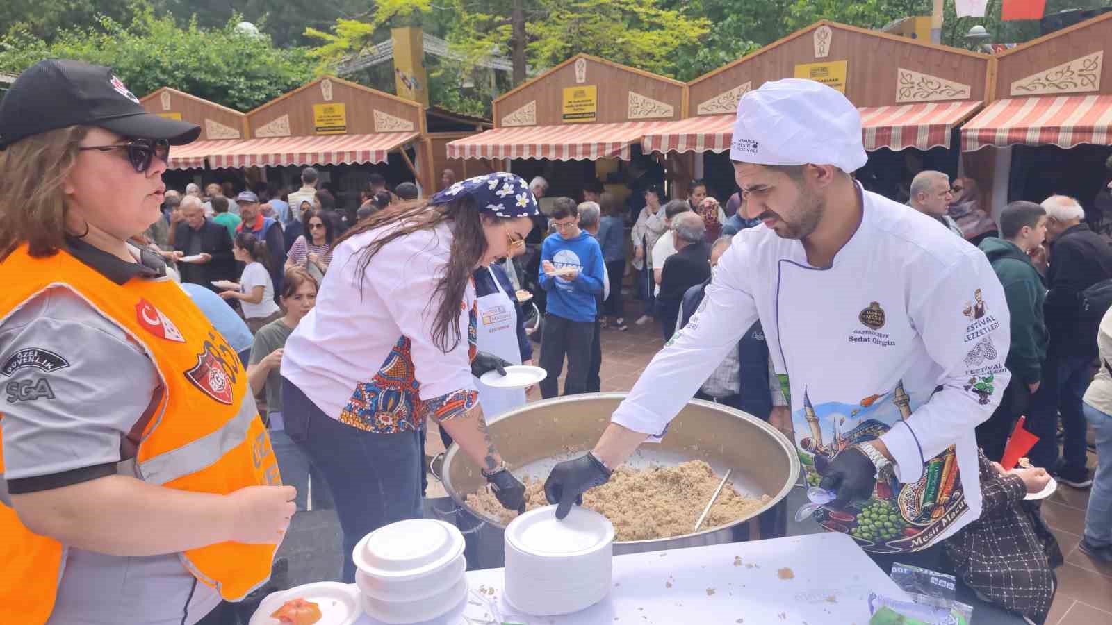 Manisa’da 2 ton bahar pilavı dağıtıldı
