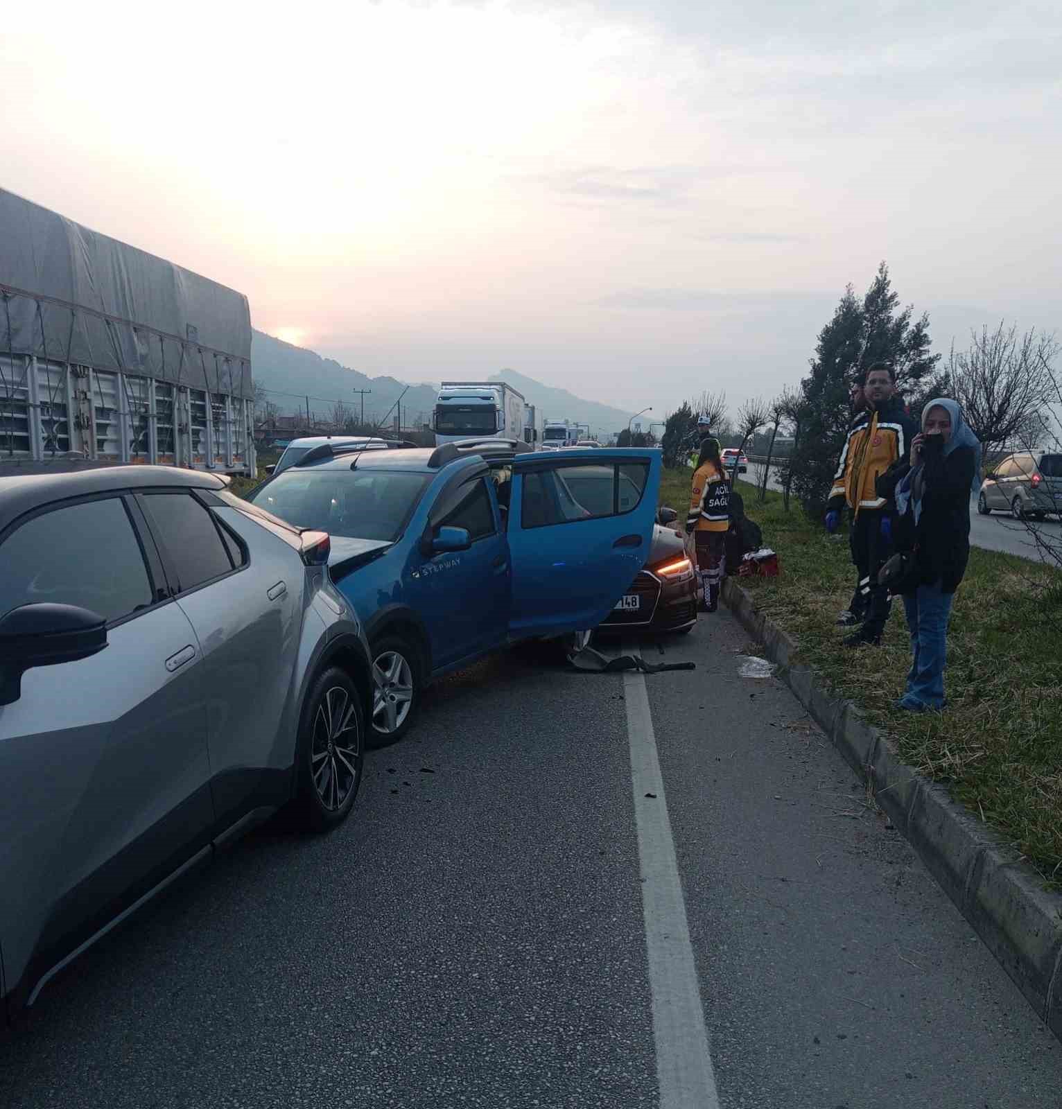 Manisa’da 4 araçlı zincirleme kaza: 7 yaralı

