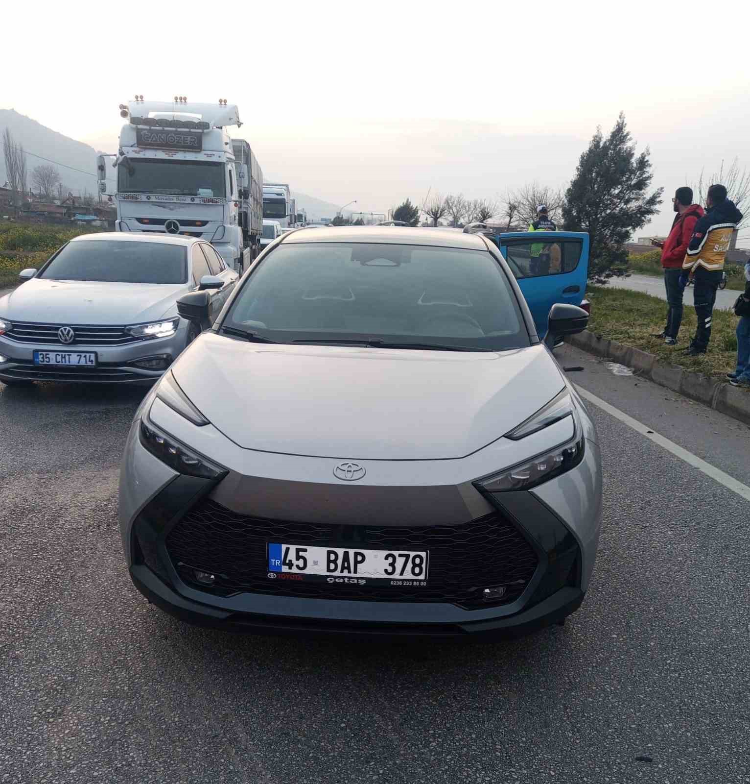 Manisa’da 4 araçlı zincirleme kaza: 7 yaralı
