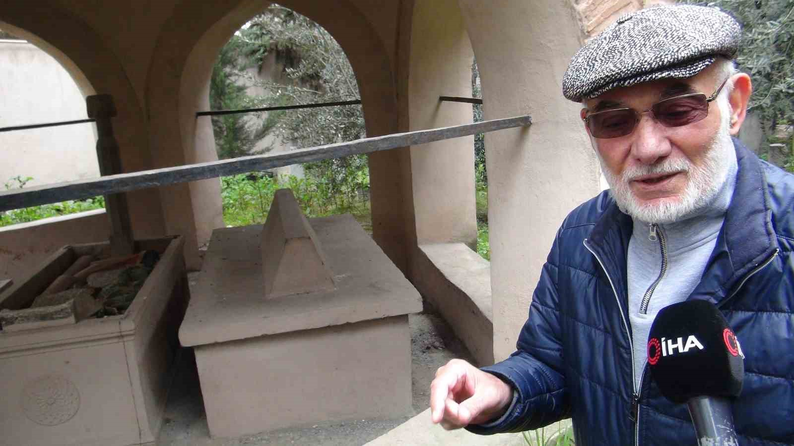 Manisa’da 500 yıllık hazireye saygısızlık
