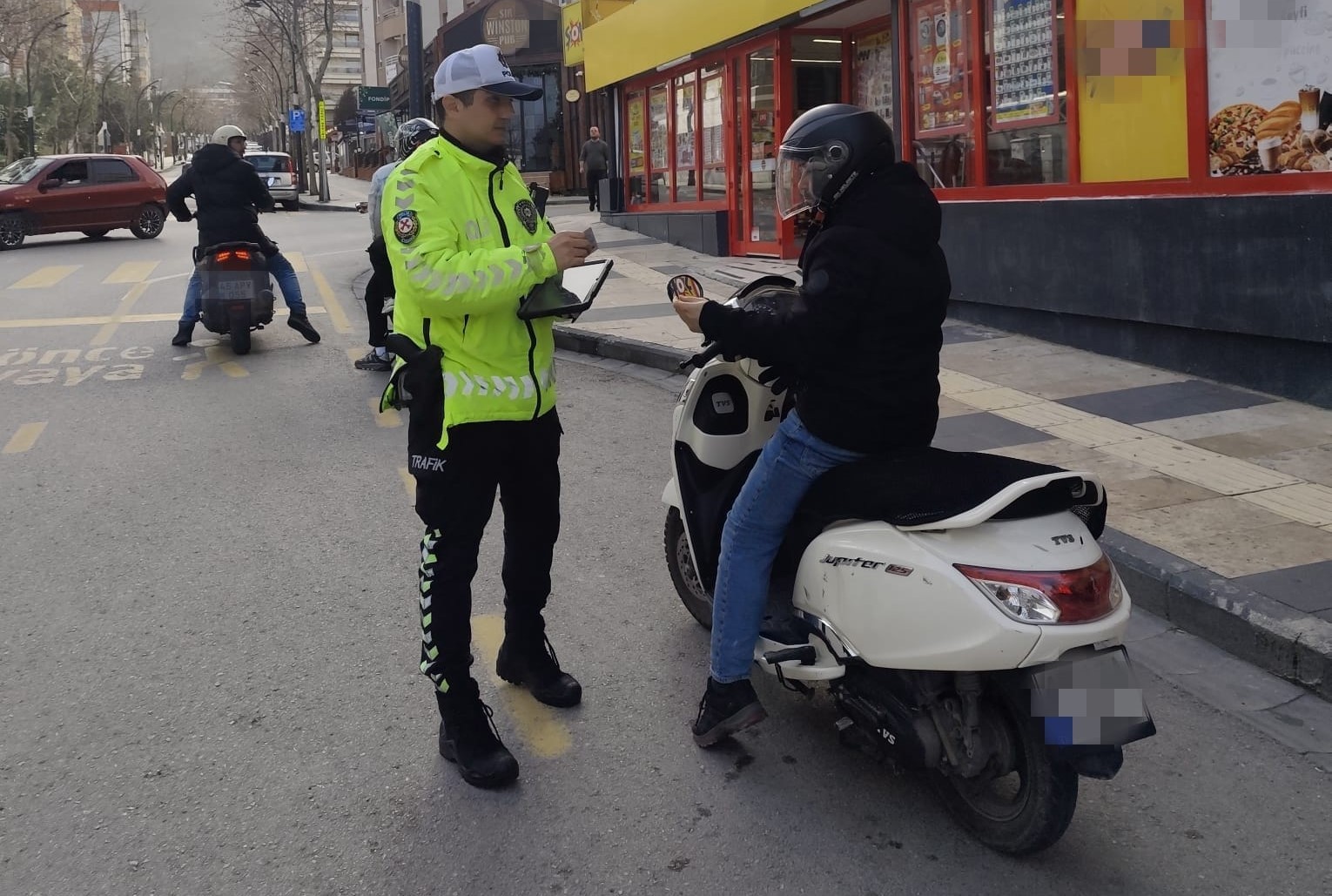 Manisa’da 54 motosiklet trafikten men edildi
