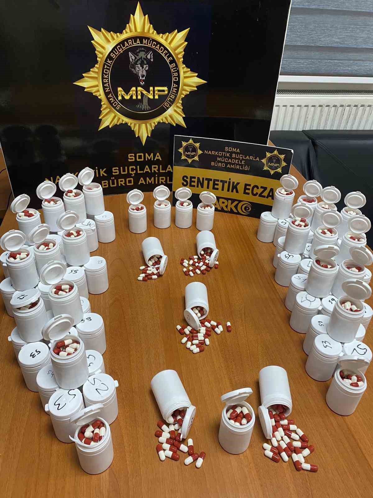 Manisa’da aranan 6 şahıs yakalandı, binlerce hap ele geçirildi
