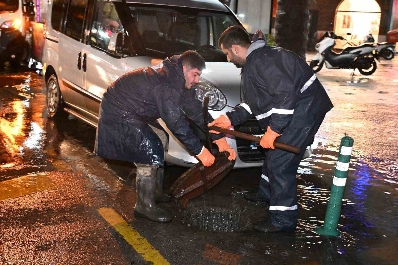 Manisa’da büyükşehir ve MASKİ’den sağanak yağışa etkin müdahale
