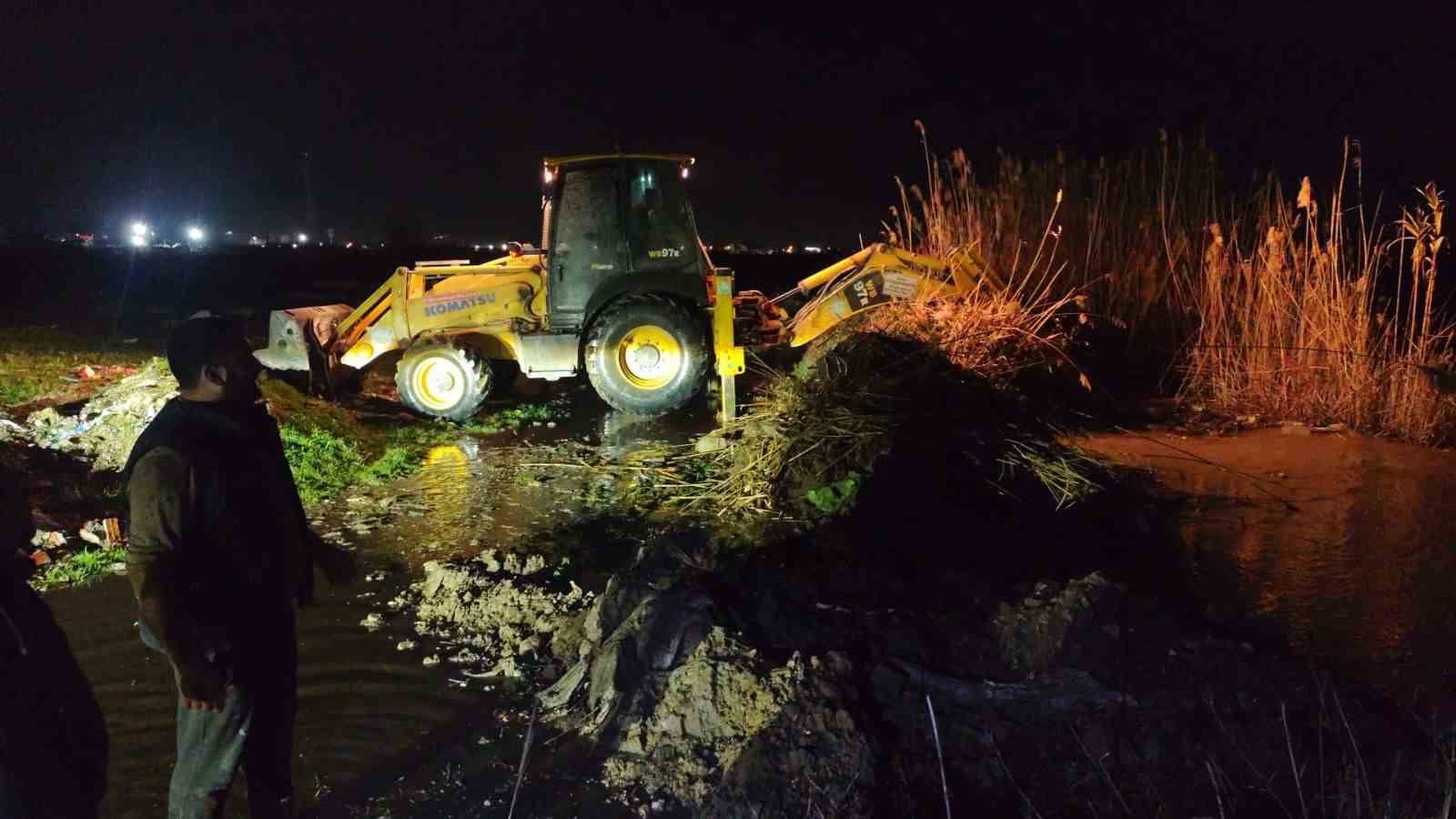 Manisa’da büyükşehir ve MASKİ’den sağanak yağışa etkin müdahale
